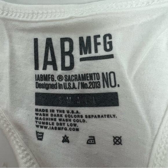 I AM BECOMING Women’s Activewear Cycling Tank Tops Small Bundle/2 White Graphic - Picture 11 of 11